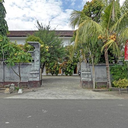 Oyo 3096 Hotel Dewi Warsiki Gilimanuk Exteriér fotografie