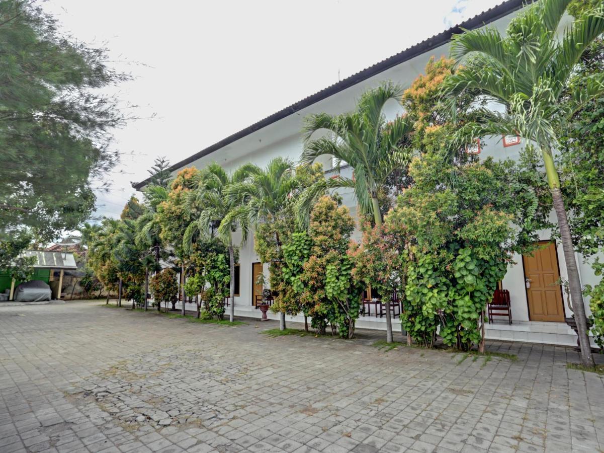 Oyo 3096 Hotel Dewi Warsiki Gilimanuk Exteriér fotografie