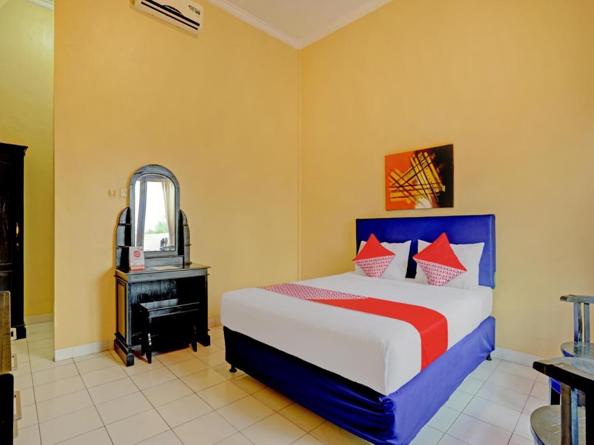 Oyo 3096 Hotel Dewi Warsiki Gilimanuk Exteriér fotografie