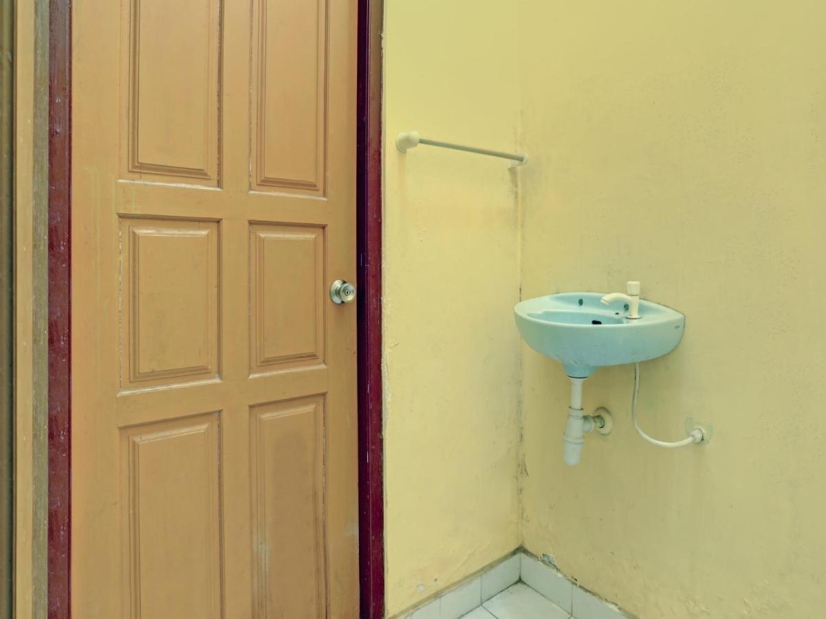 Oyo 3096 Hotel Dewi Warsiki Gilimanuk Exteriér fotografie