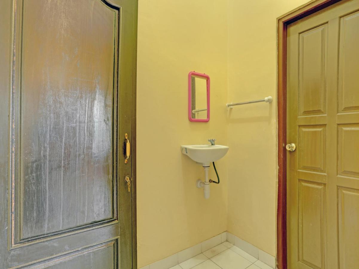 Oyo 3096 Hotel Dewi Warsiki Gilimanuk Exteriér fotografie